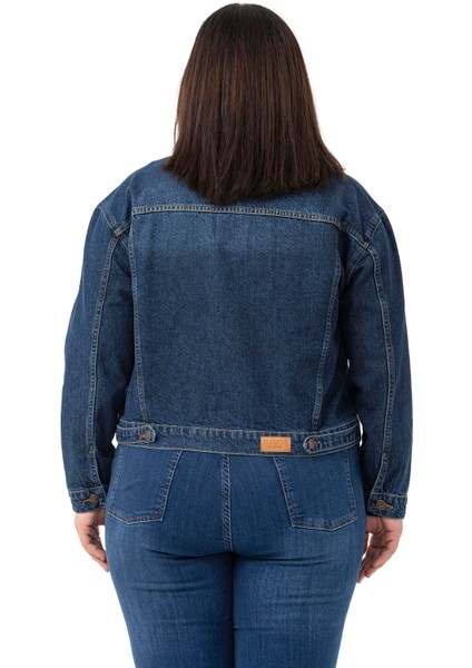 Büyük Beden Göğüsten Çift Cepli Kısa Lacivert Denim Ceket modelleri