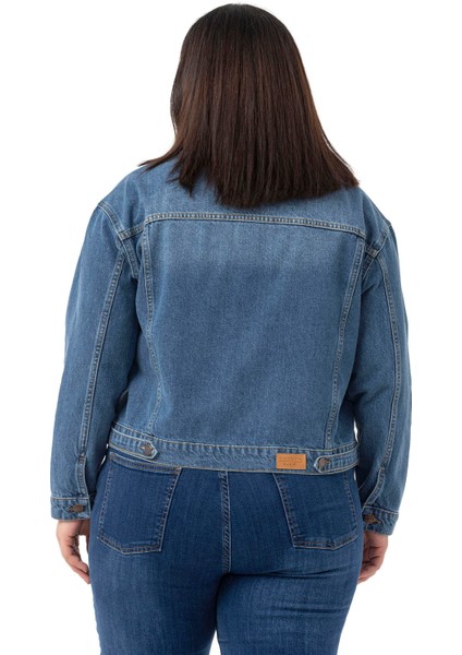 Büyük Beden Göğüsten Çift Cepli Kısa Mavi Denim Ceket