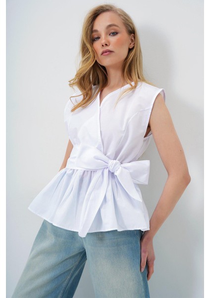 Kadın Beyaz Beli Kuşaklı Sıfır Kol Midi Gömlek