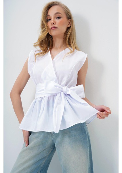 Kadın Beyaz Beli Kuşaklı Sıfır Kol Midi Gömlek fiyatları