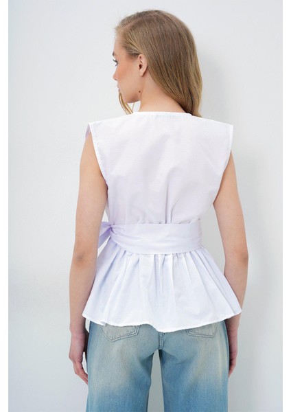 Kadın Beyaz Beli Kuşaklı Sıfır Kol Midi Gömlek indirimleri