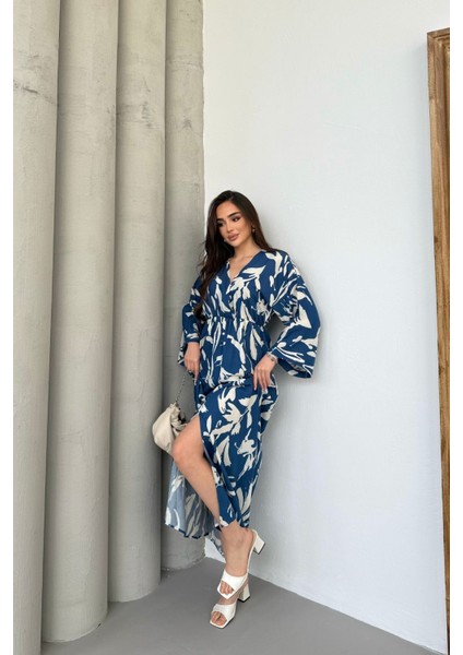 Kadın Mavi Beyaz Kuş Desenli Beli Lastikli Uzun Yırtmaçlı Kruvaze Elbise