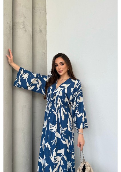 Kadın Mavi Beyaz Kuş Desenli Beli Lastikli Uzun Yırtmaçlı Kruvaze Elbise fırsatları