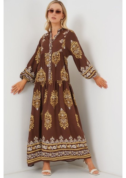 2423 Otantik Desenli Tesettür Elbise - Beyaz - Kahve fırsatları