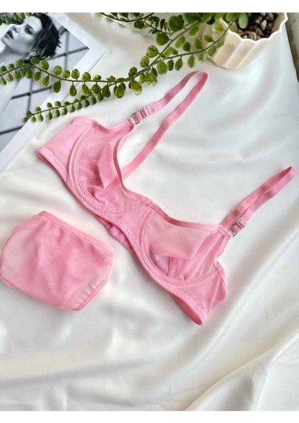 Pembe Tül Kadın Iç Çamaşırı – Hafif, Dikişsiz ve Sade Tasarımlı Şeffaf Sütyen Takımı