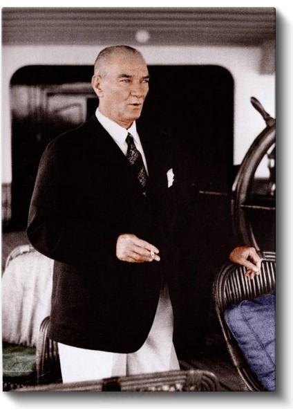 Otomobil Başında Atatürk - Siyah Ceket Beyaz Pantolon Kanvas Tablo fiyatları