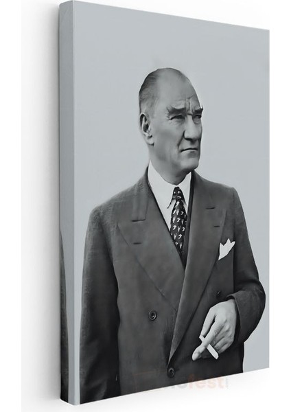 Devlet Adamı Atatürk - Zarif Takım Elbiseli Portre Kanvas Tablo