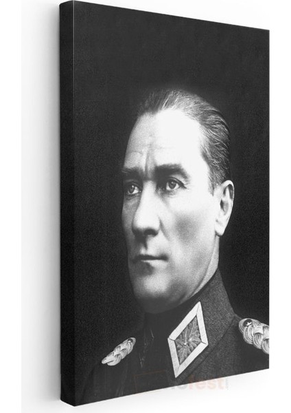 Siyah Fonda Atatürk - Askeri Üniforma Portresi Kanvas Tablo