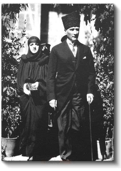 Kalpaklı Atatürk - Tarihi Fotoğraf Kanvas Tablo fiyatları