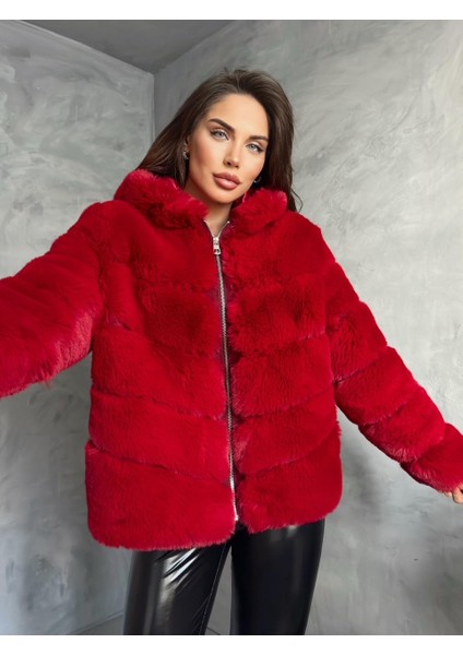 Kırmızı Kapşonlu Kısa Kürk fiyatları