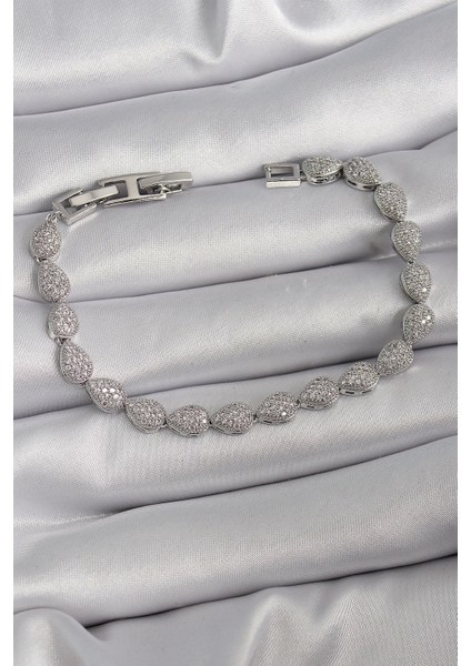 Pirinç Gümüş Renk Zirkon Taşlı Damla Model Vıp Seri Kadın Bileklik - TJ-BB6486