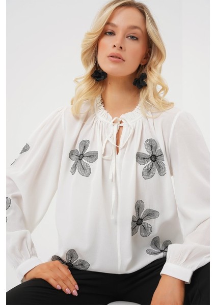 Uzun Kol Nakışlı Örme Bluz 951 - Beyaz fırsatları