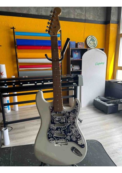 Strat Kasa Elektro Gitar Sss Pickguard Sticker