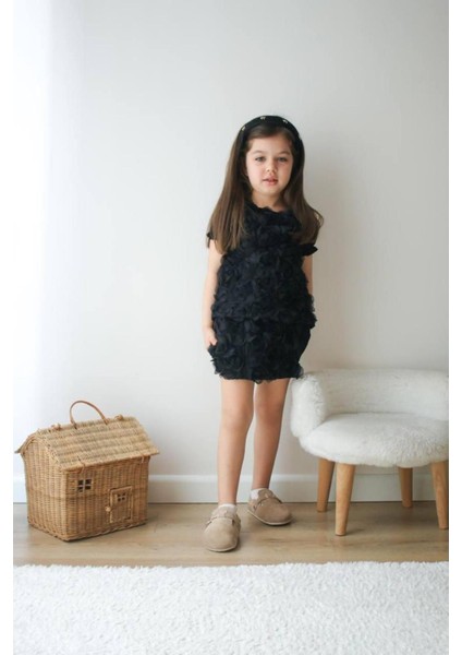 Gül Detaylı Trend Model Etekli Takım