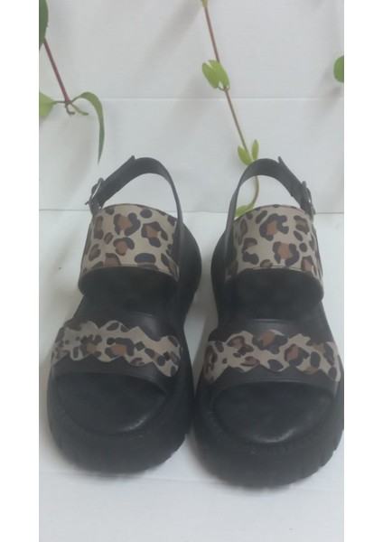 2523 Siyah Leopar Deri Sandalet