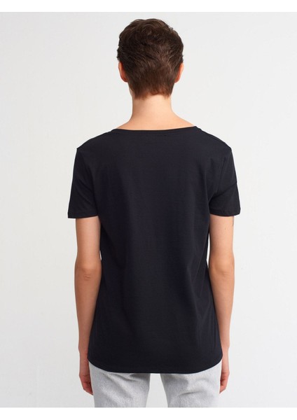 Kadın Pamuklu V Yaka Basic T-Shirt - 3470 modelleri