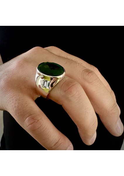 925 Ayar Gümüş Oval Fasetli Yeşil Zirkon Taşlı Sade Tasarım Erkek Yüzük modelleri