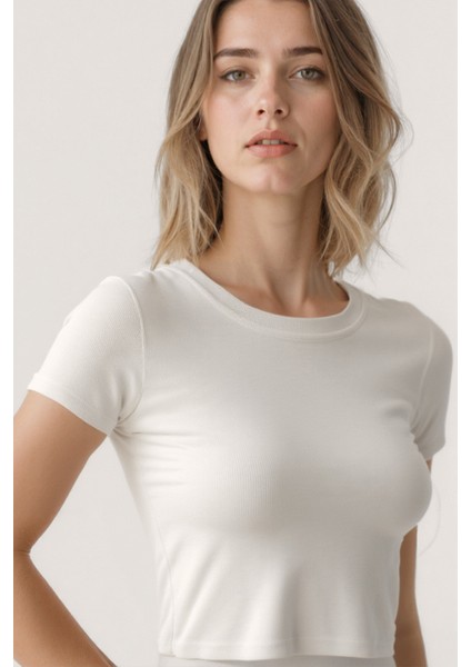 Bisiklet Yaka Kısa Kol T-Shirt fırsatları
