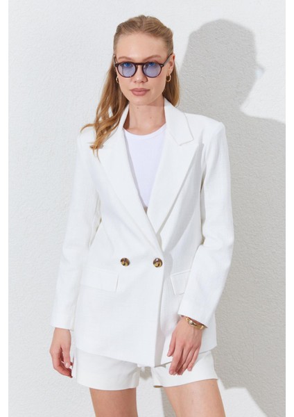 Kadın Ekru Çift Düğmeli Kapak Cepli Keten Blazer Ceket