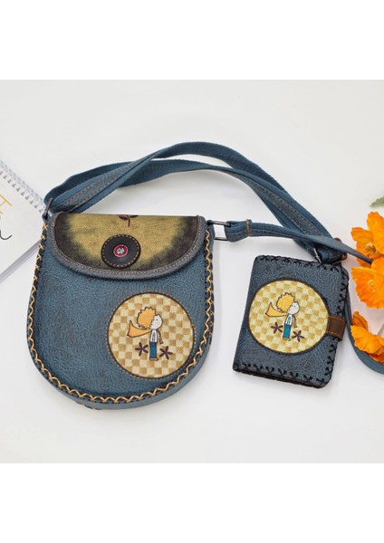 Küçük Prens Figurlu Tasarımlı Capraz Örgulu Kol Cantası Petrol ve Cuzdan Petrol Kombin fiyatları