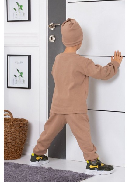 Fitilli Şapkalı Erkek Çocuk 3'lü Takım modelleri