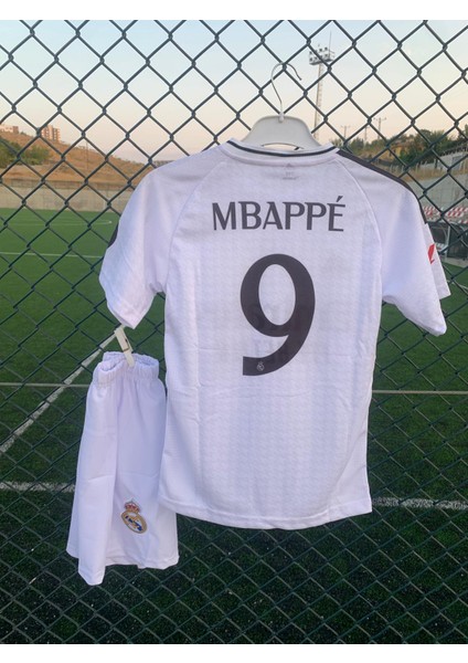 Realmadird Mbappe Yeni Sezon Iç Saha Çocuk Forması 4 Lü Set Çorap-Bileklik Hediyeli Asf