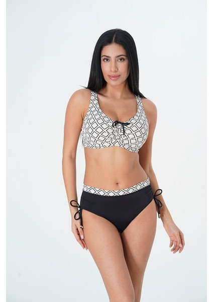 2025 Kreasyonu Beyaz, Baklava Desenli, Toparlayıcı Bikini Takımı