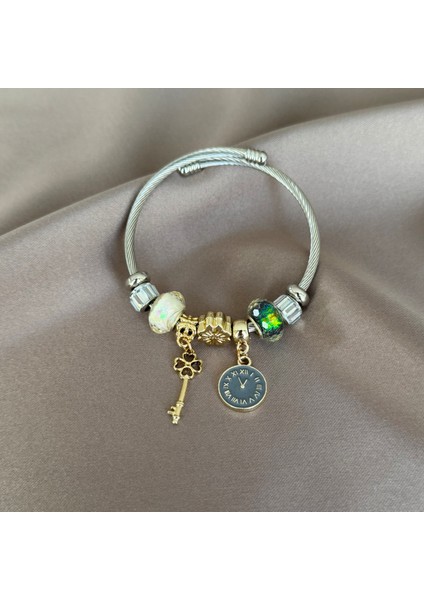 Anahtar Charm'lı Saat Detaylı Bileklik