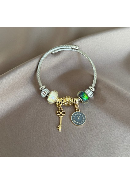 Anahtar Charm'lı Saat Detaylı Bileklik modelleri