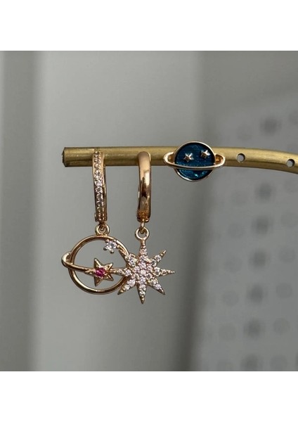 18K 3'lü Zirkon Taşlı Gezegen Detaylı Gold Çelik Küpe Paslanmaz Kararmaz fiyatları