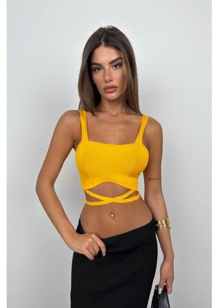 Bel Bağcıklı Crop Bluz fiyatları