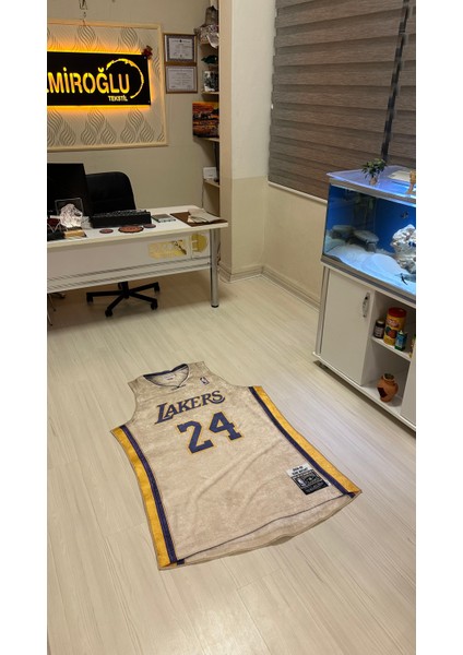 Kobe Bryant Lakers Forması Şeklinde Süngerli Makinede Yıkanabilir Halı Yüksek Kalite - Kaymaz Taban