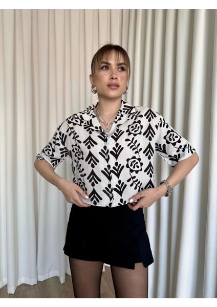 Siyah Beyaz Baskılı Crop Gömlek