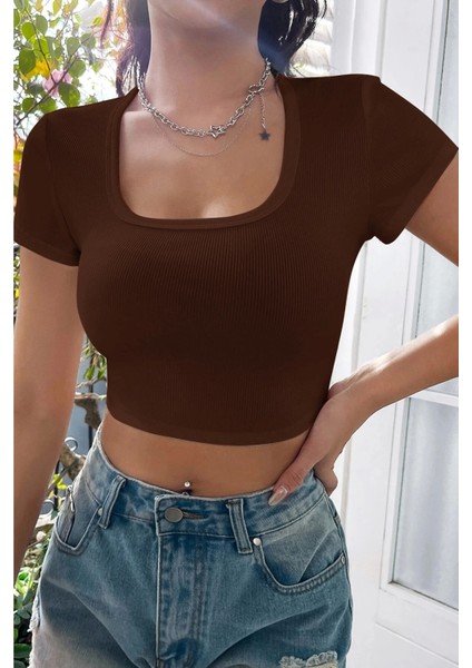 - Kadın Kahverengi Yarım Kol Düz Yaka Crop Top Bluz modelleri