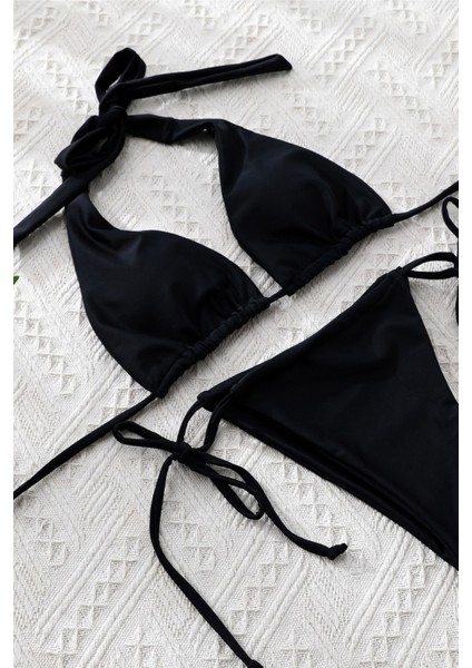 Kadın Siyah Yandan Bağlamalı Tangalı Üçgen Bikini Mayo Takımı
