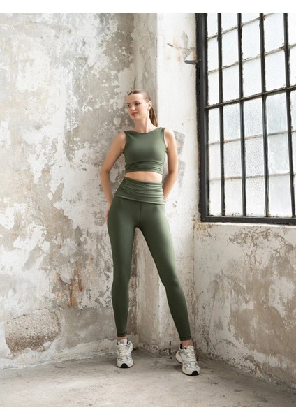 Haki Yeşil Sırt Dekolteli Askılı Spor Büstiyer indirimleri