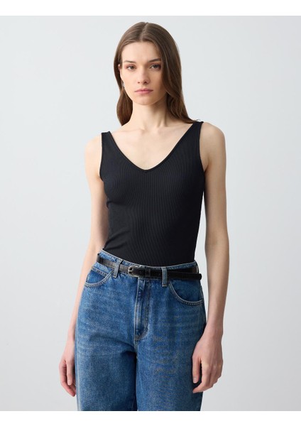 Siyah Dar Kesim V Yaka Örme Atlet