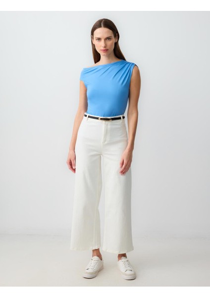 Mavi Düz Kesim Kayık Yaka Tek Omuzlu Örme Bluz fiyatları