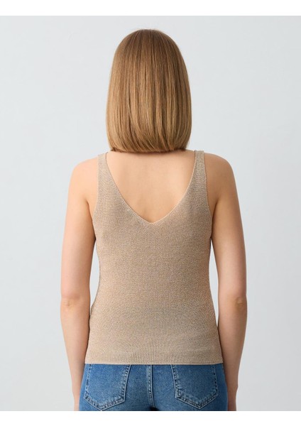 Altın V Yaka Ajurlu Triko Atlet indirimleri