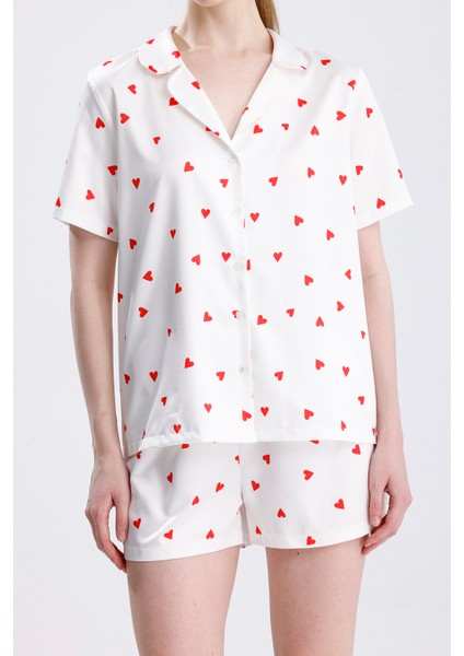 Kadın Kısa Kol Önden Düğmeli Şortlu Kalp Desenli Pijama Takımı fiyatları