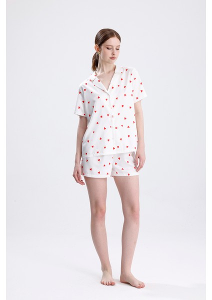Kadın Kısa Kol Önden Düğmeli Şortlu Kalp Desenli Pijama Takımı indirimleri
