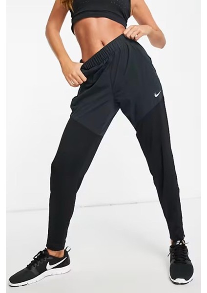 Wmns Dri Fit Running Walk 7/8 Pant Yürüyüş Koşu Pantolonu Siyah Eşofman Altı fırsatları