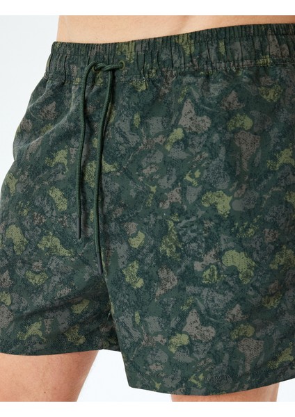 Cep Detaylı Oversize Kamuflaj Baskılı Deniz Şortu indirimleri