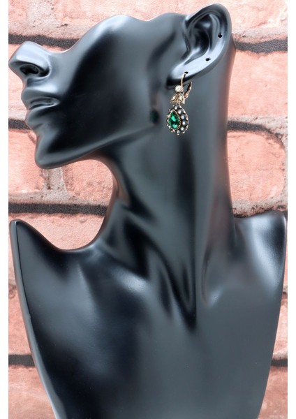 Yeşil Beyaz Zirkon Taşlı Elmas Montür Küpe modelleri