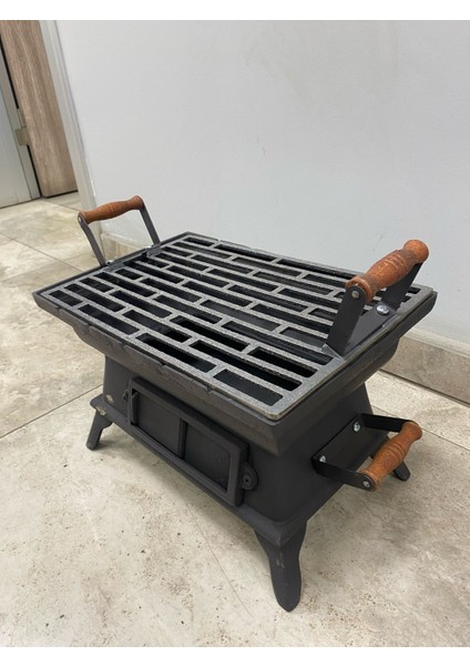FS-405 Küçük Kare Ahşap Saplı Döküm Mangal