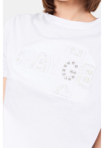 Beyaz Change Yazı Kabartmalı Tişört 25227 fırsatları