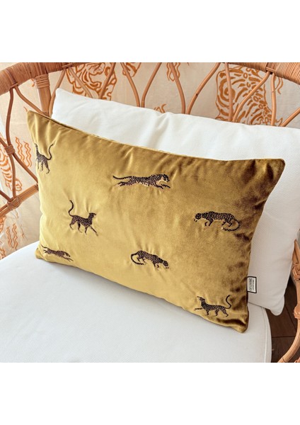 Dekoratif Leopar Desenli Kadife Kırlent Kılıfı 35 x 50 cm modelleri