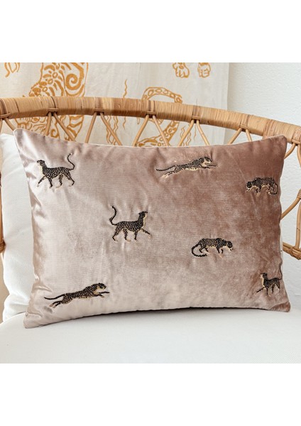 Dekoratif Leopar Desenli Kadife Kırlent Kılıfı 35 x 50 cm fiyatları