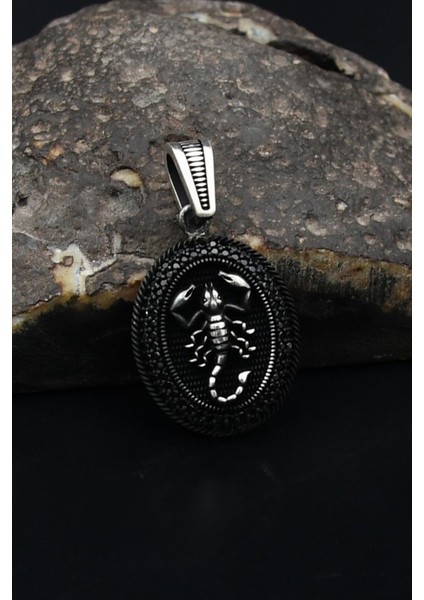 Kolye Ucu Akrep Figürlü Mikro Taş Süslemeli 925 Ayar Gümüş 901820