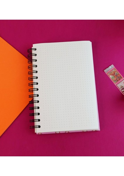 Özel Tasarım Spiralli 15*21 cm Dot Defter, Eskiz Defteri, Doodle Book - 2 Sayfa Stıcker Hediyeli fiyatları